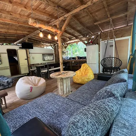 Camping каравана градина